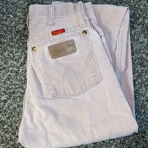 Light pink women’s wrangler jeans